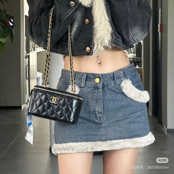 Chanel Women Pre-Loved Bag Very Good Condition - Picture 9 of 9